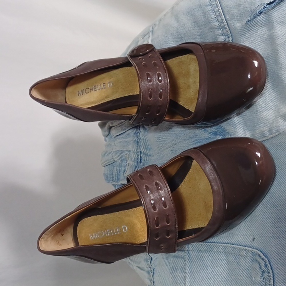 Michelle D 3 in. heels womans size 9m leather uppers in a beautiful brown 😍 ♥️